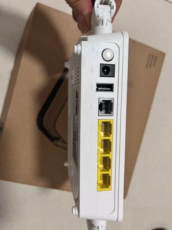 Vista adicional de HUAWEI HS8346x6 / GPON / 4GE+USB+1POST+2.4G&5G WIFI6