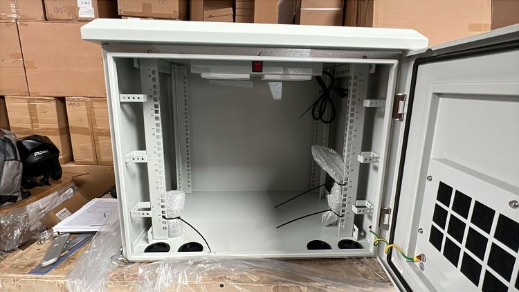 Vista adicional de RACK GABINETE EXTERIOR 600*455*680mm - 12U - INC SISTEMA DE VENTILACIÓN + PINTURA ELECTROESTÁTICA